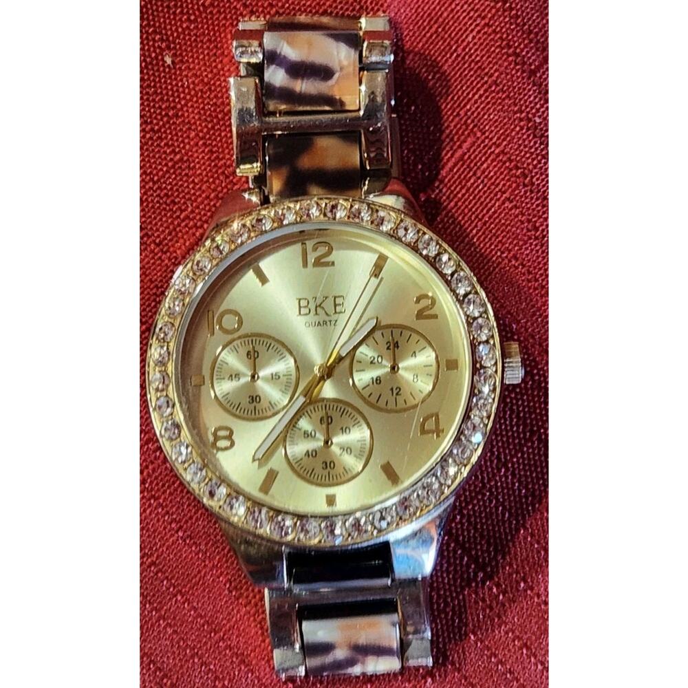 BKE Unisex Watch Silver Tone Crystals Cheetah Metal Band